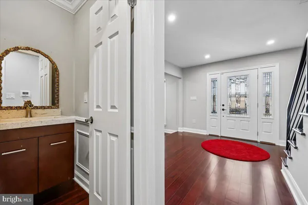 $1,360,000 | 6 Crestview Court, Potomac, MD 20854