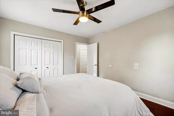 $1,360,000 | 6 Crestview Court, Potomac, MD 20854