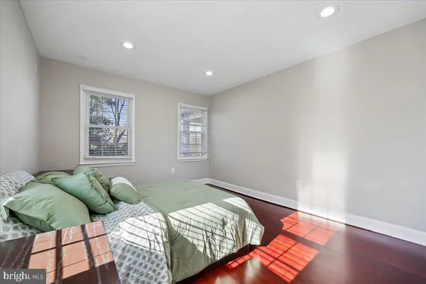 $1,360,000 | 6 Crestview Court, Potomac, MD 20854