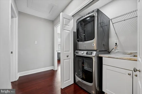 $1,360,000 | 6 Crestview Court, Potomac, MD 20854