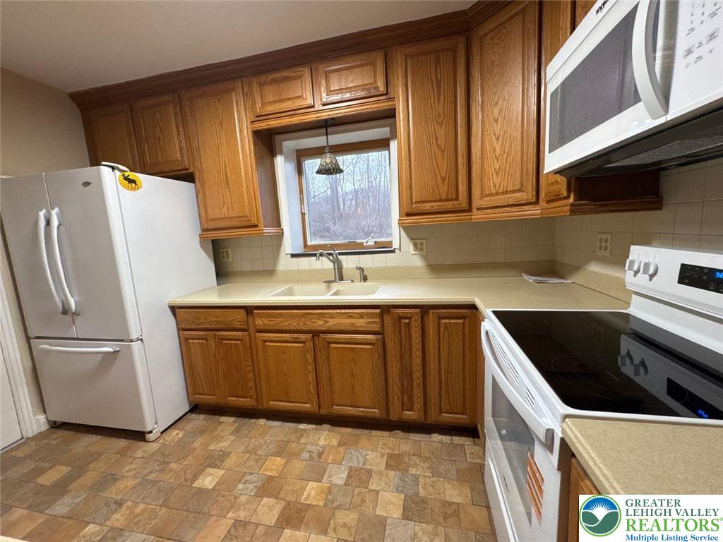 3686 Lower Saucon Road Hellertown, PA 18055 - Photo 11 of 21