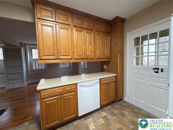 $3,495 | 3686 Lower Saucon Road, Hellertown, PA 18055