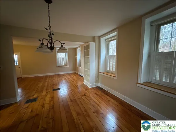 $3,495 | 3686 Lower Saucon Road, Hellertown, PA 18055