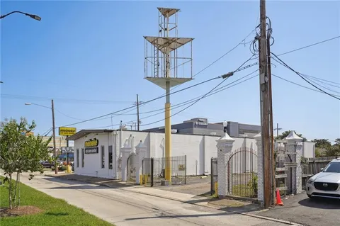 $2,950,000 | 3100 19th Street, Metairie, LA 70002