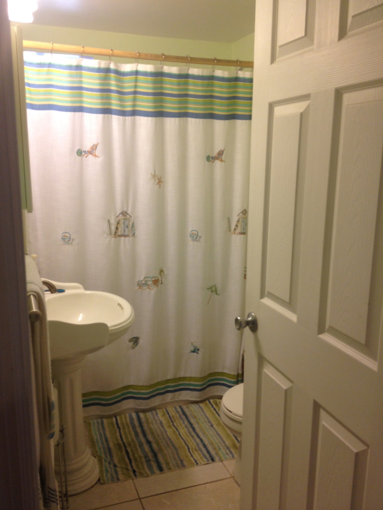 122 Mockingbird Road Tavernier, FL 33070 - Photo 17 of 26 DOWNSTAIRS BATH