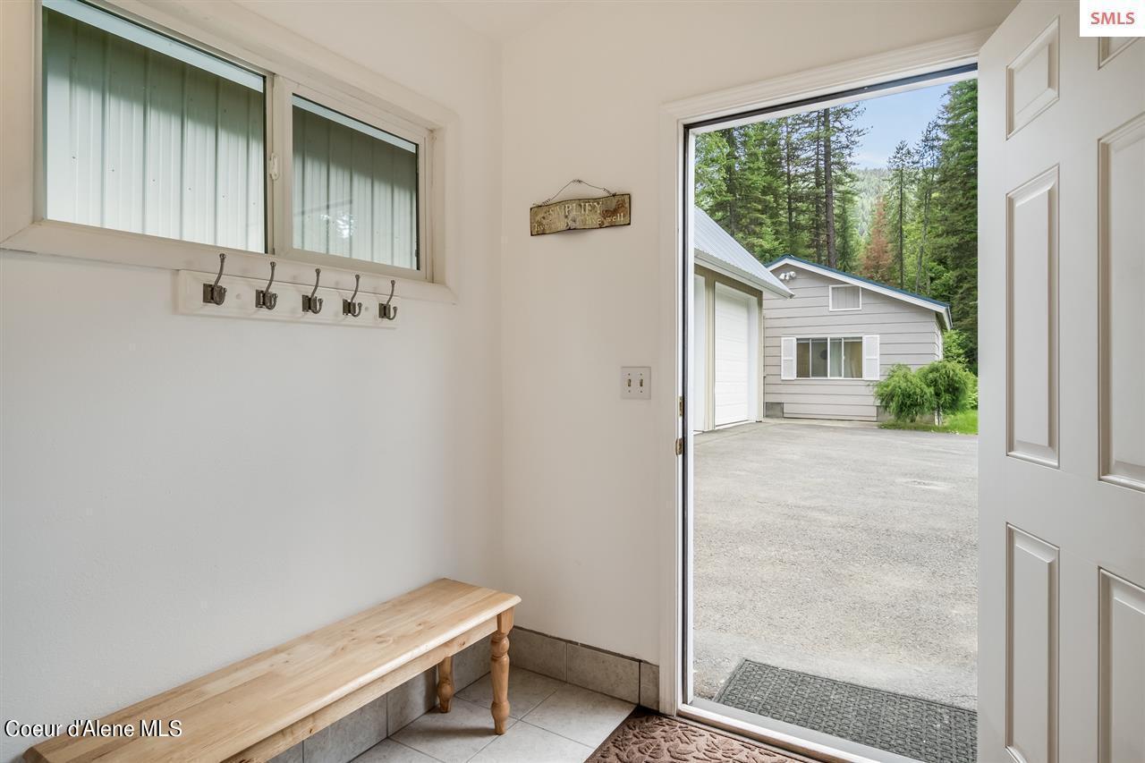 566 Timberlane Road Bonners Ferry, ID 83805 - Photo 21 of 36 566 Mud Room