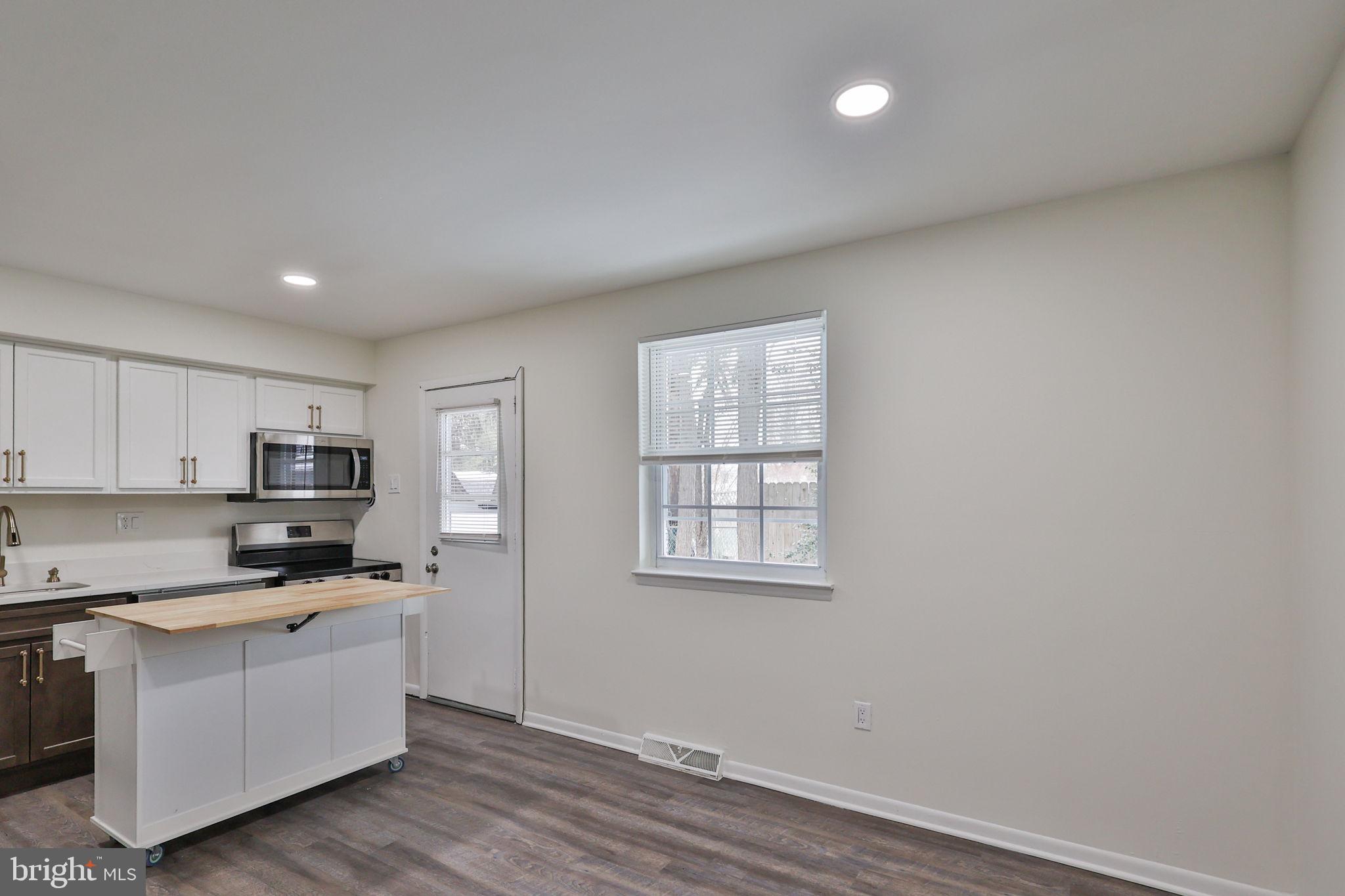 305 South Warminster Road, Unit B2 Hatboro, PA 19040 - Photo 11 of 42