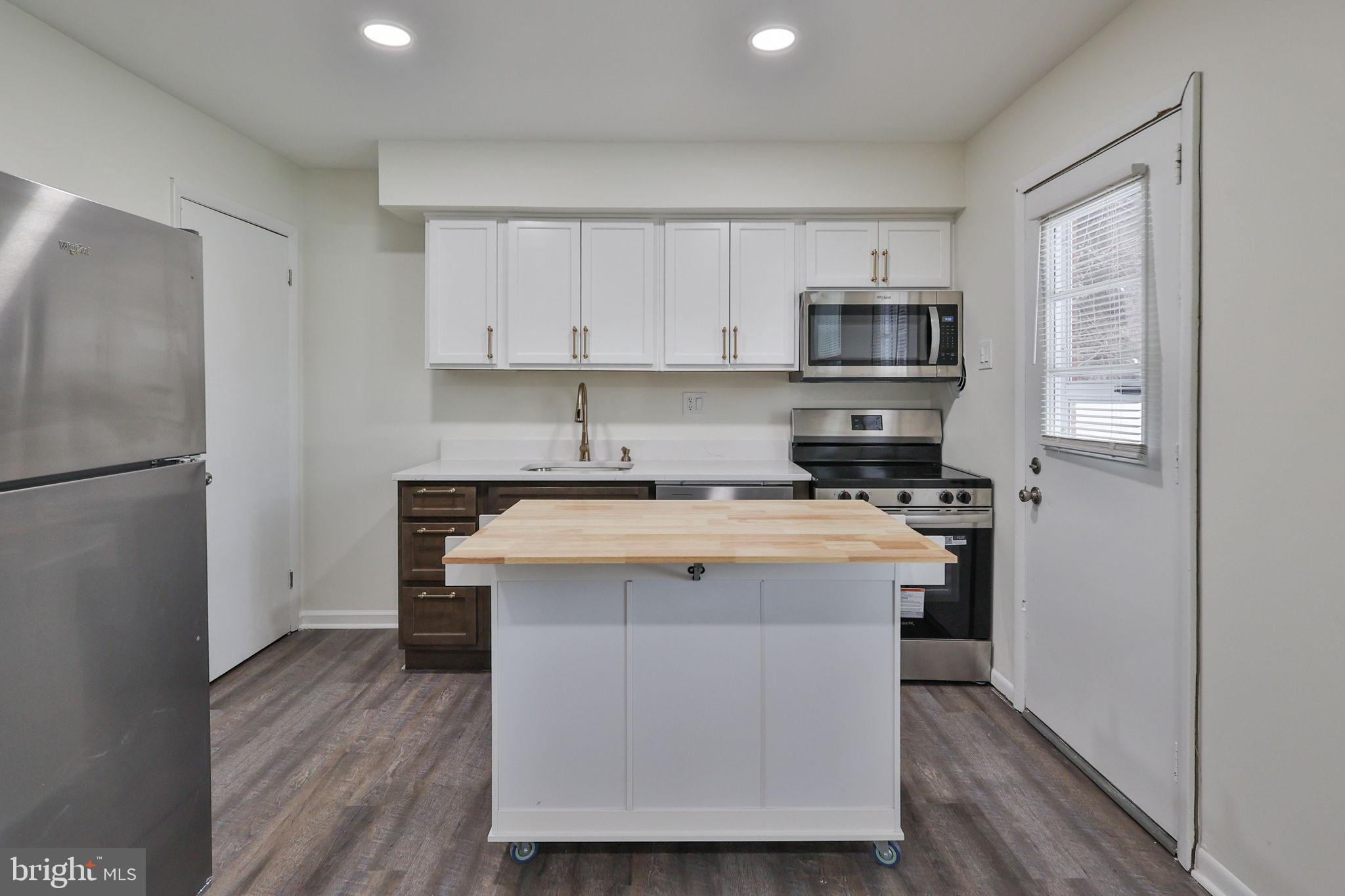 305 South Warminster Road, Unit B2 Hatboro, PA 19040 - Photo 14 of 42
