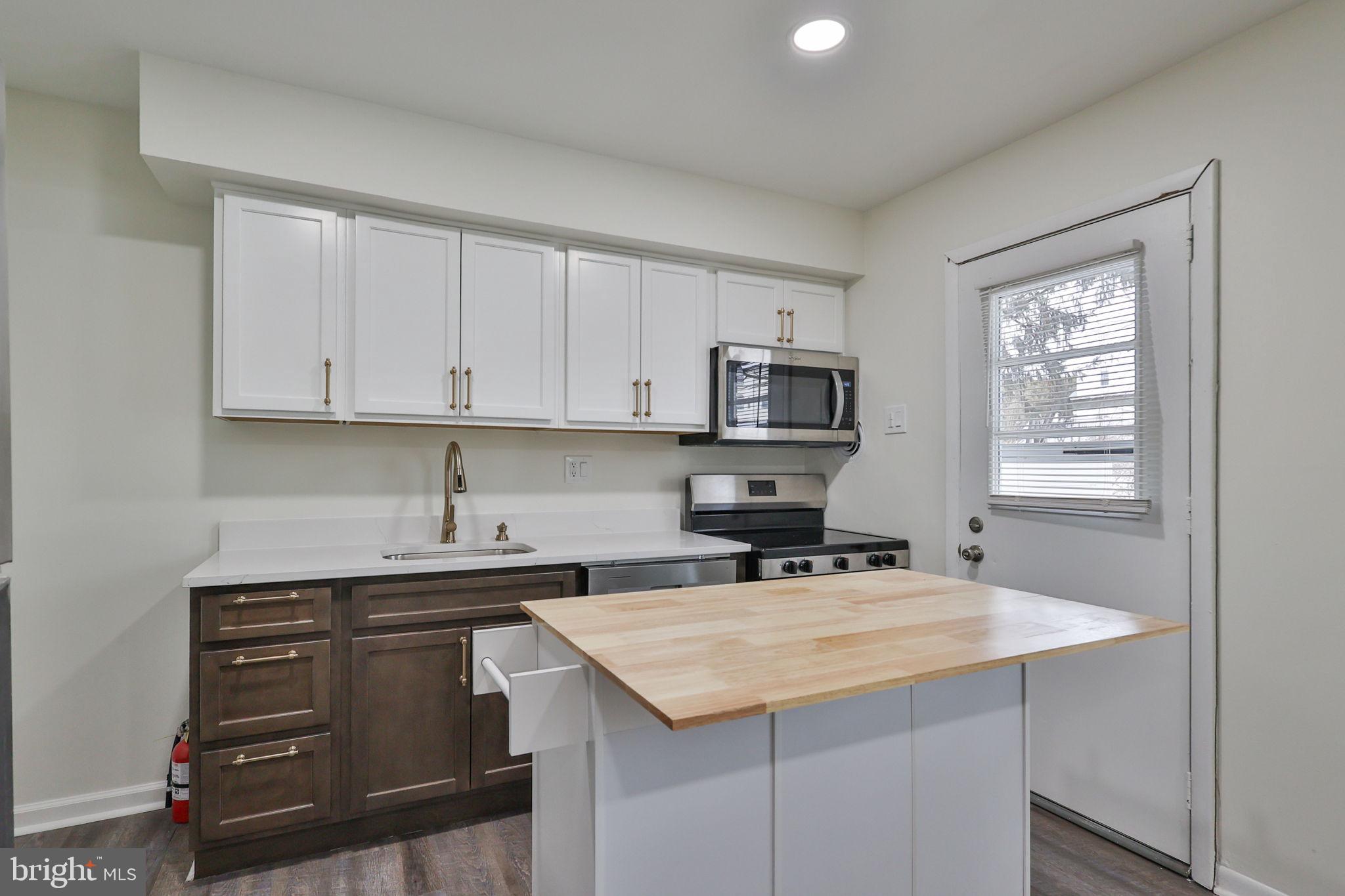 305 South Warminster Road, Unit B2 Hatboro, PA 19040 - Photo 16 of 42