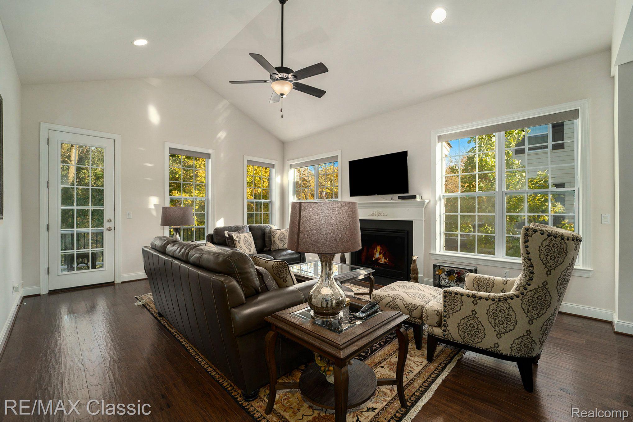 42832 Cardinal Way, Unit 47 Novi, MI 48375 - Photo 14 of 41 Great Room w/Fireplace