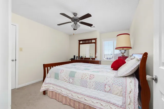 a view of houses with sky view