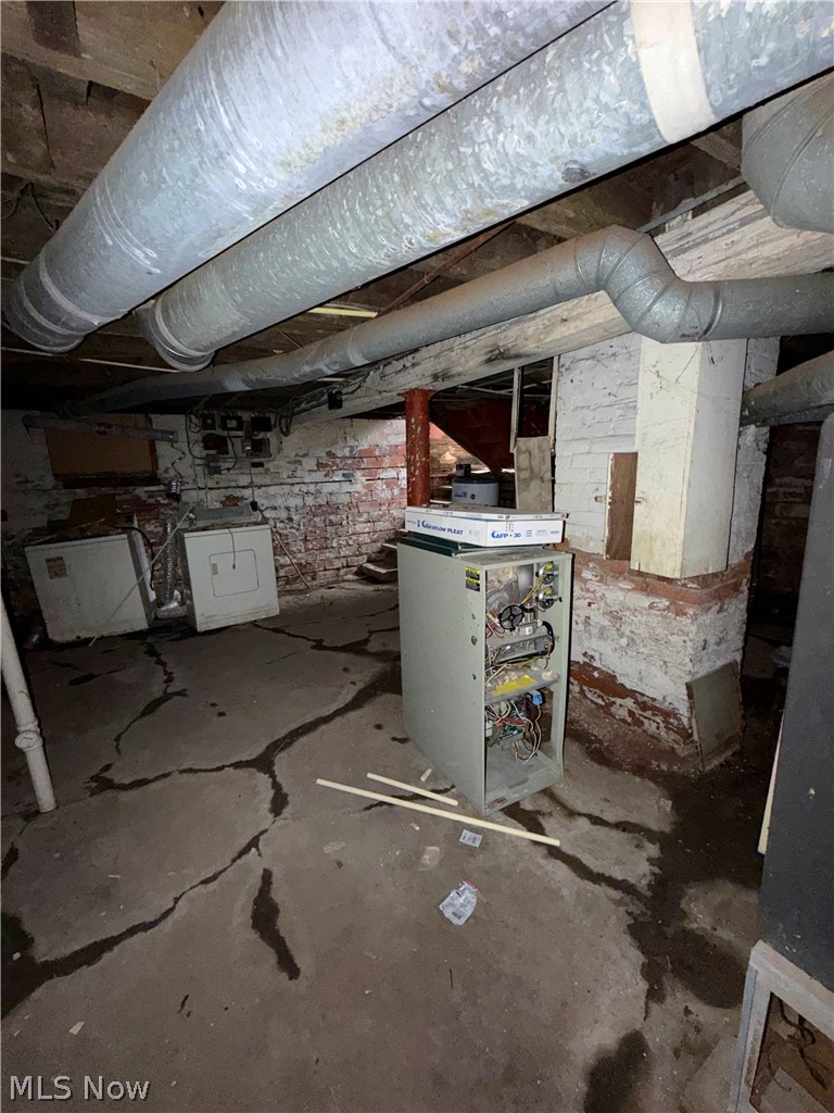 1749 Rosedale Avenue Cleveland, OH 44112 - Photo 41 of 43 Basement