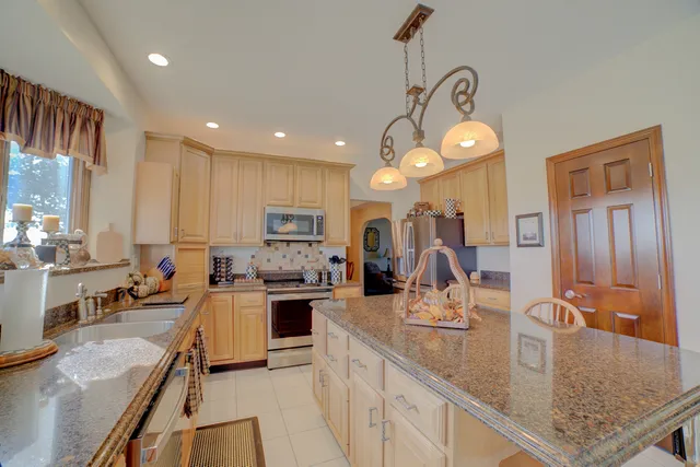 $499,900 | 23 2130 East, Watseka, IL 60970