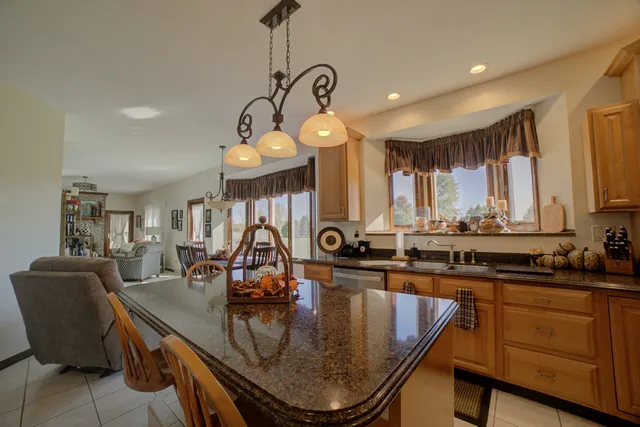 $499,900 | 23 2130 East, Watseka, IL 60970