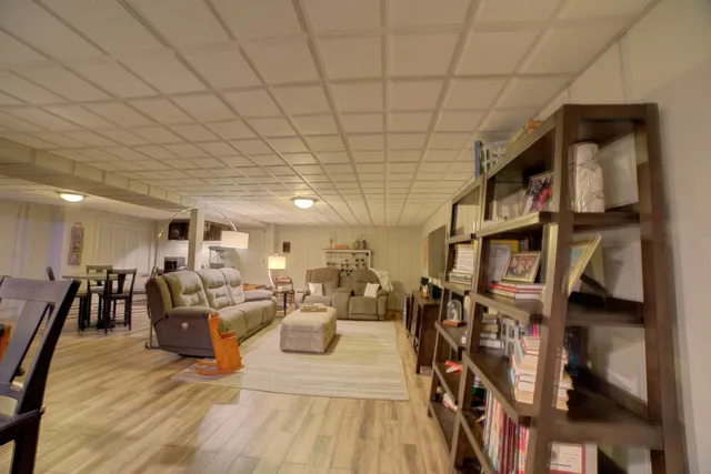 $499,900 | 23 2130 East, Watseka, IL 60970