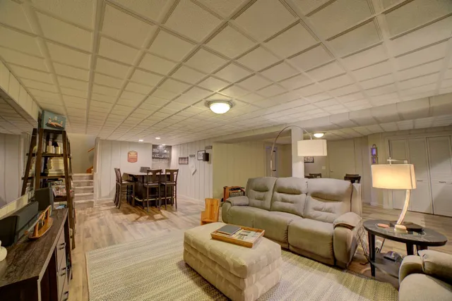 $499,900 | 23 2130 East, Watseka, IL 60970