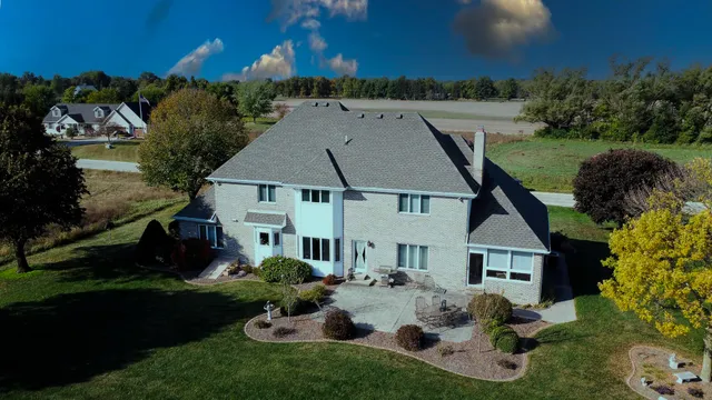 $499,900 | 23 2130 East, Watseka, IL 60970