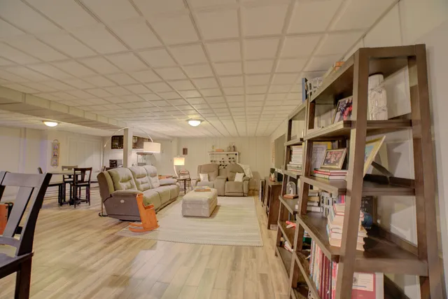 $499,900 | 23 2130 East, Watseka, IL 60970