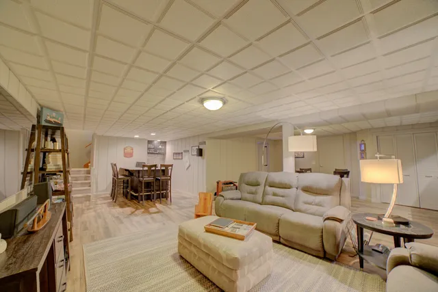 $499,900 | 23 2130 East, Watseka, IL 60970