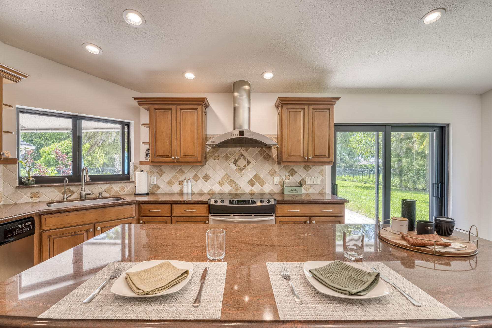 21370 North Sweetwater Lane Boca Raton, FL 33428 - Photo 15 of 40 022