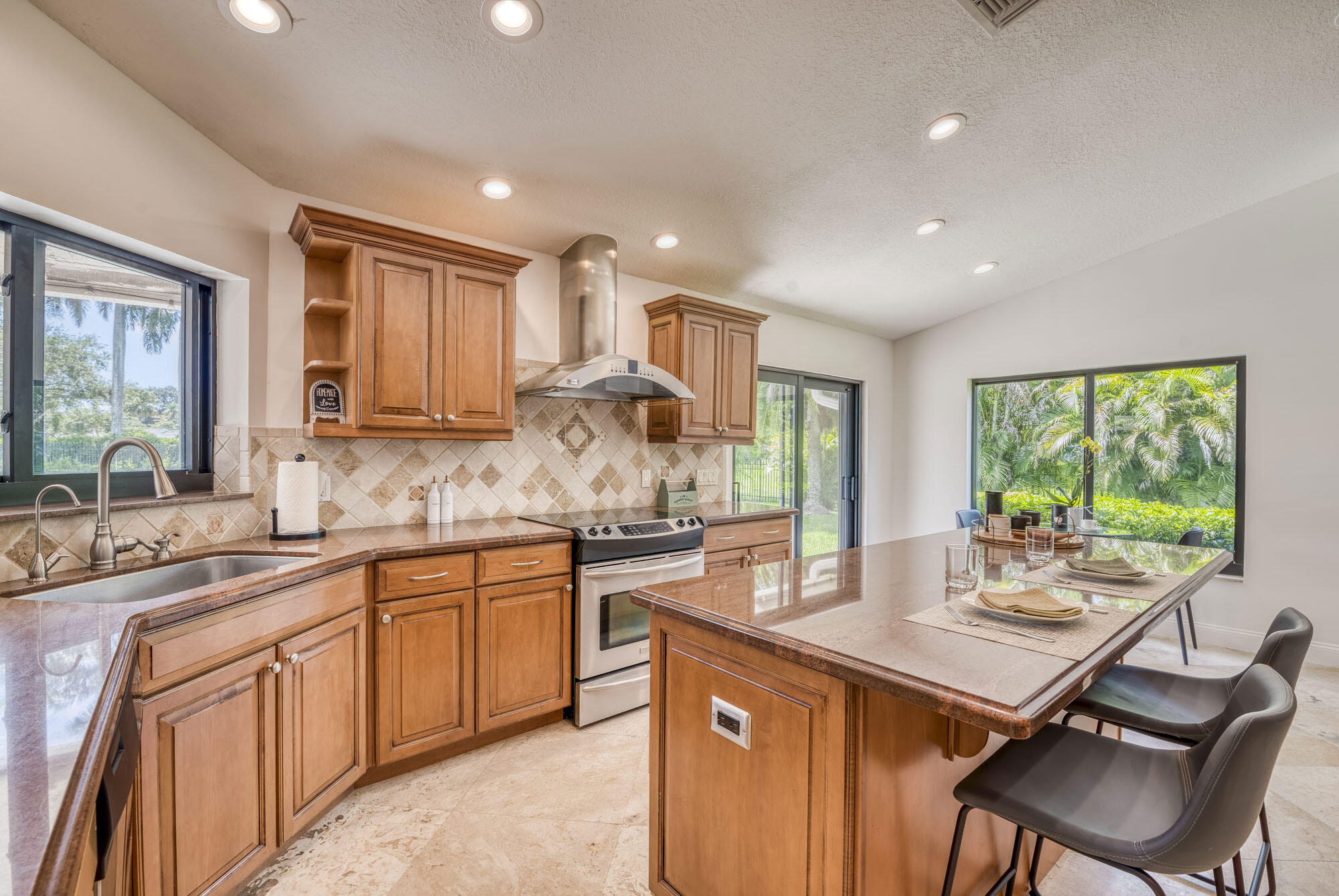 21370 North Sweetwater Lane Boca Raton, FL 33428 - Photo 16 of 40 021