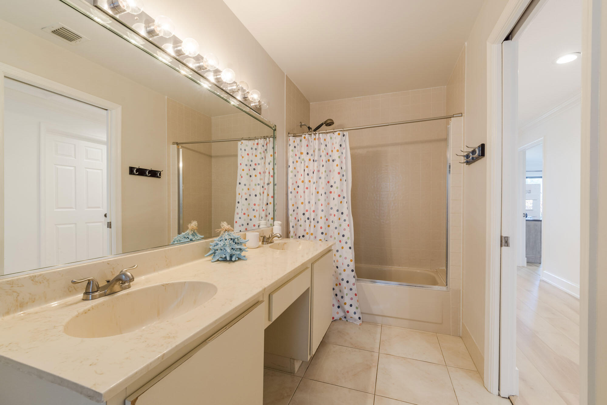 21370 North Sweetwater Lane Boca Raton, FL 33428 - Photo 24 of 40 003
