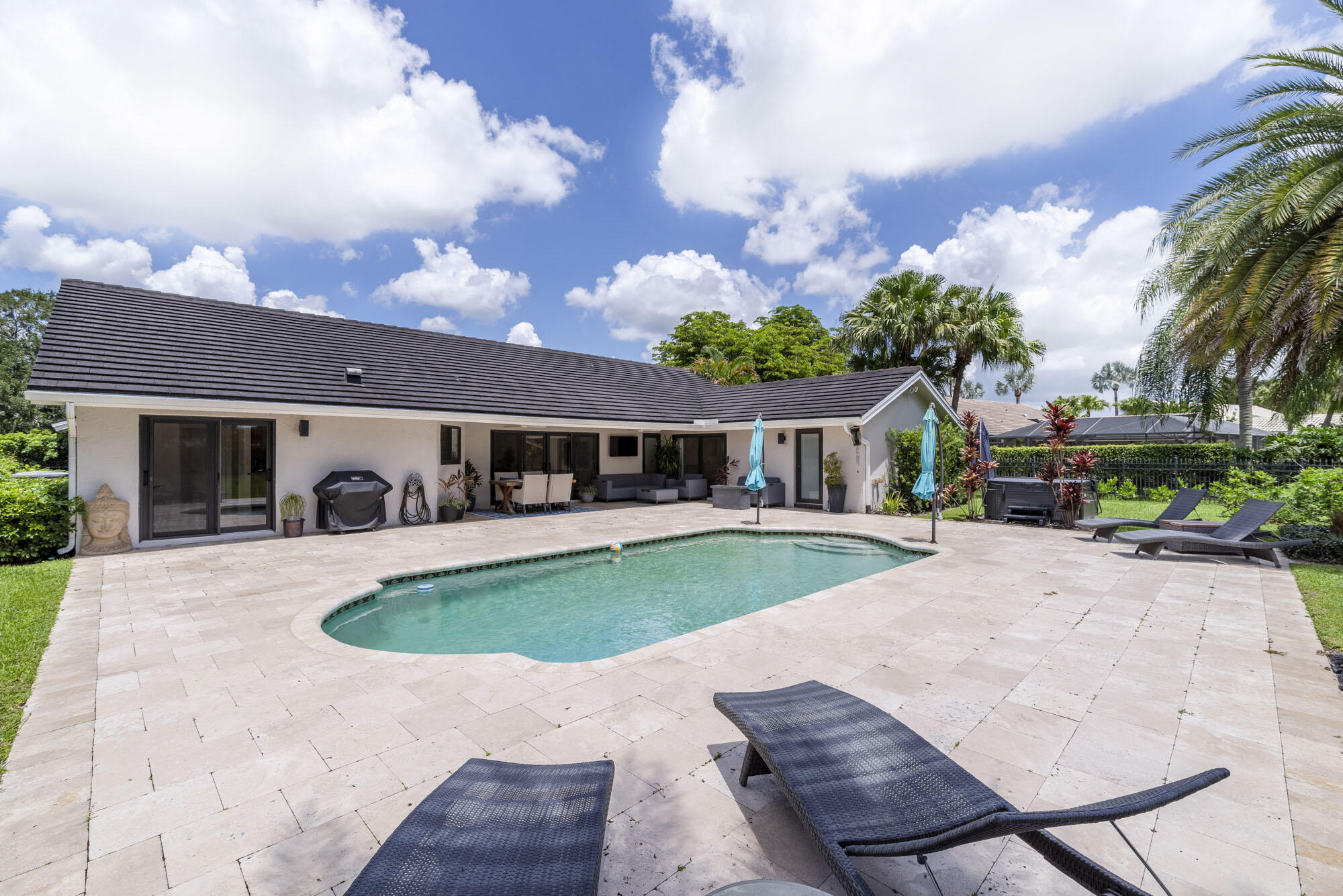 21370 North Sweetwater Lane Boca Raton, FL 33428 - Photo 28 of 40 028