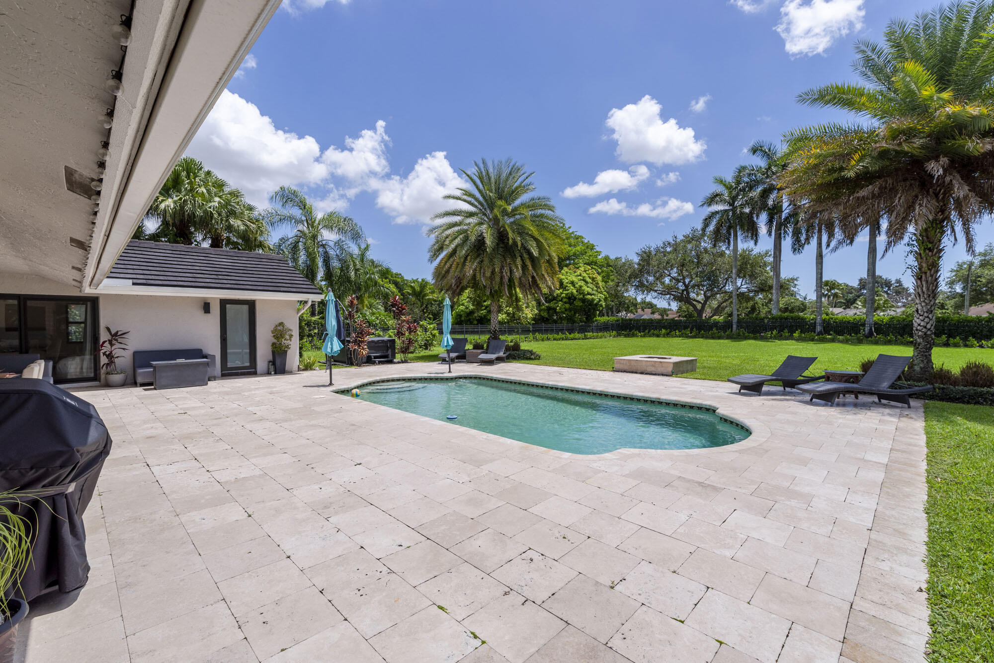 21370 North Sweetwater Lane Boca Raton, FL 33428 - Photo 30 of 40 029