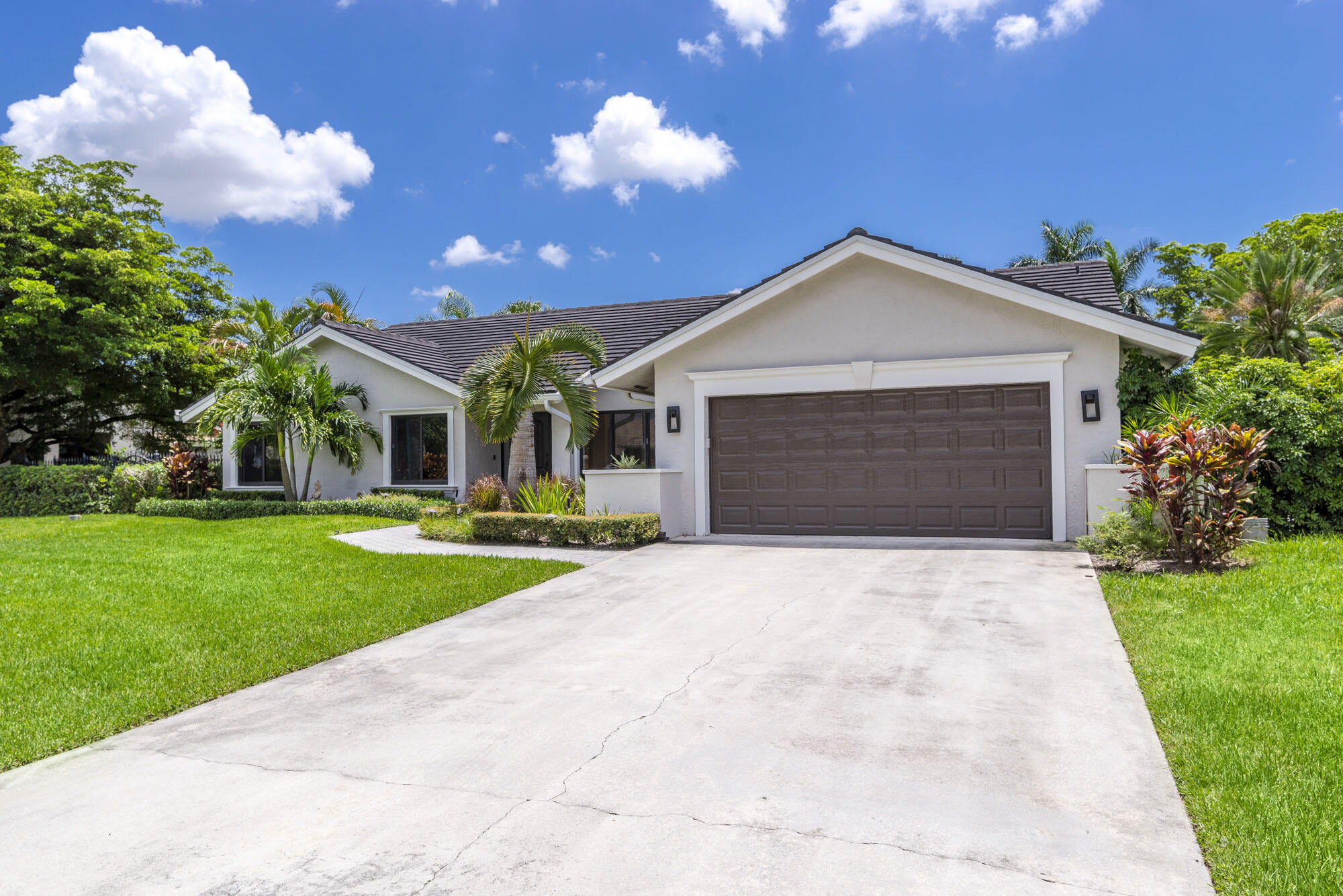 21370 North Sweetwater Lane Boca Raton, FL 33428 - Photo 35 of 40 033