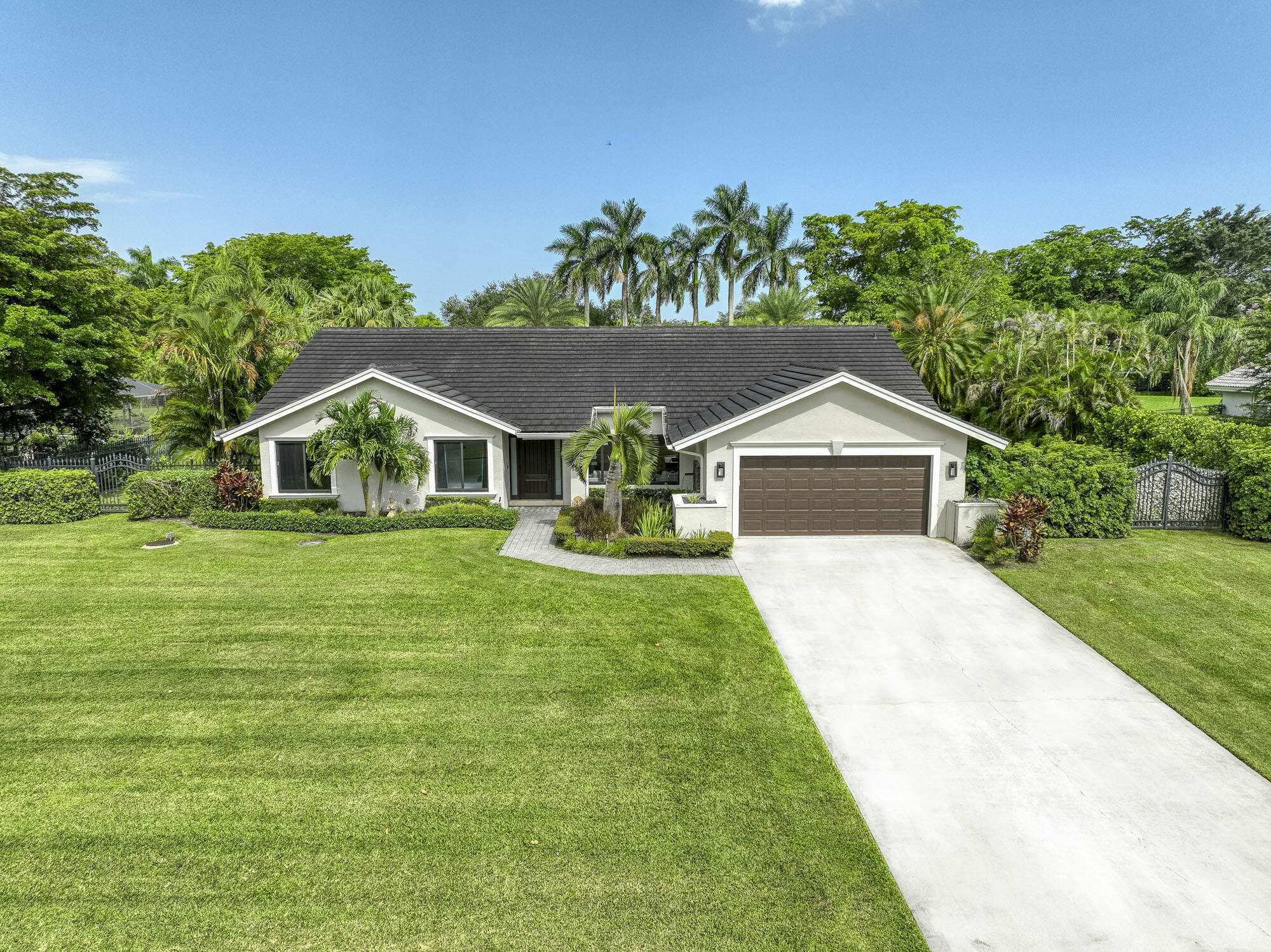 21370 North Sweetwater Lane Boca Raton, FL 33428 - Photo 37 of 40 036