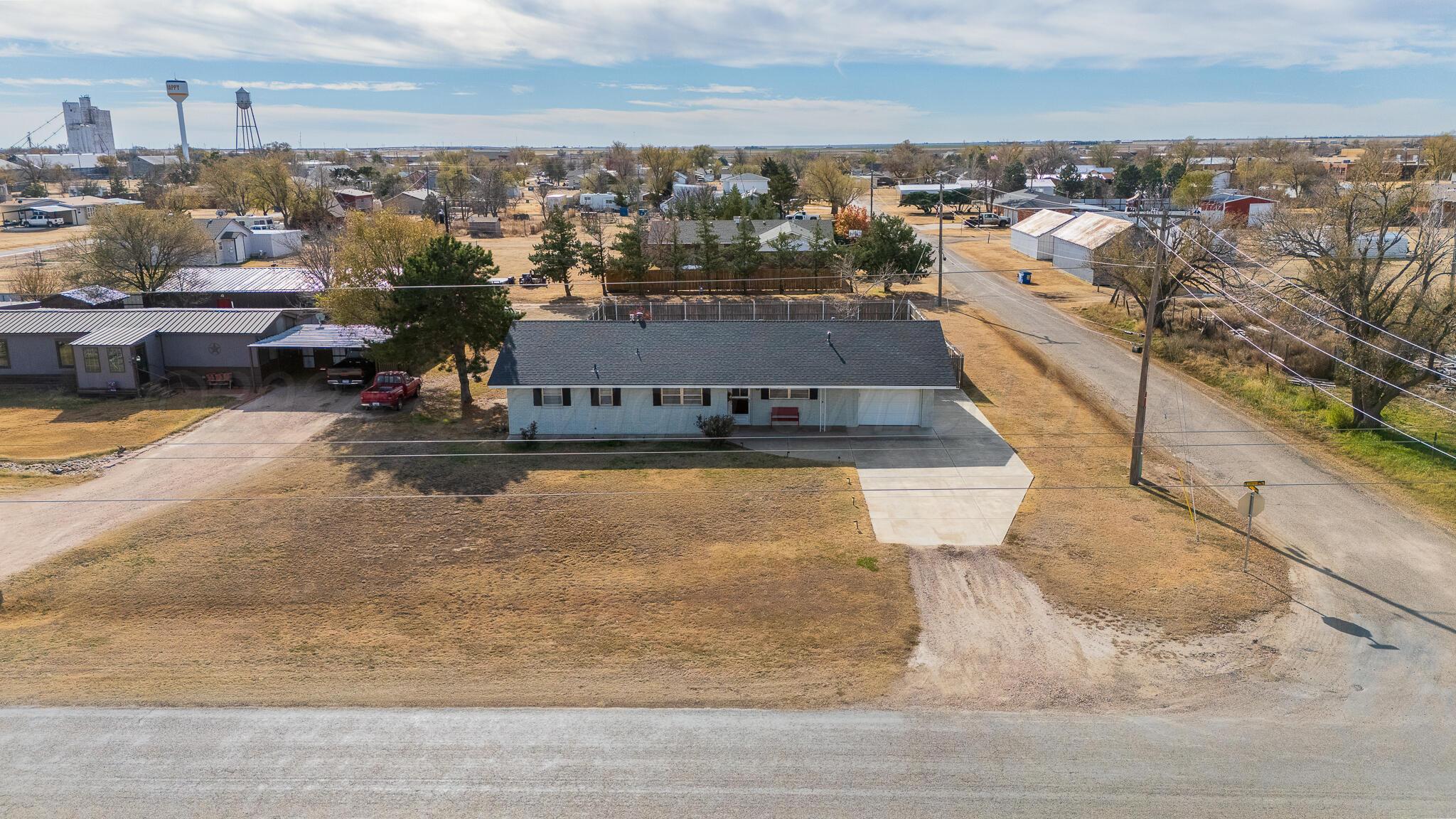 209 NW 6th Happy, TX-02