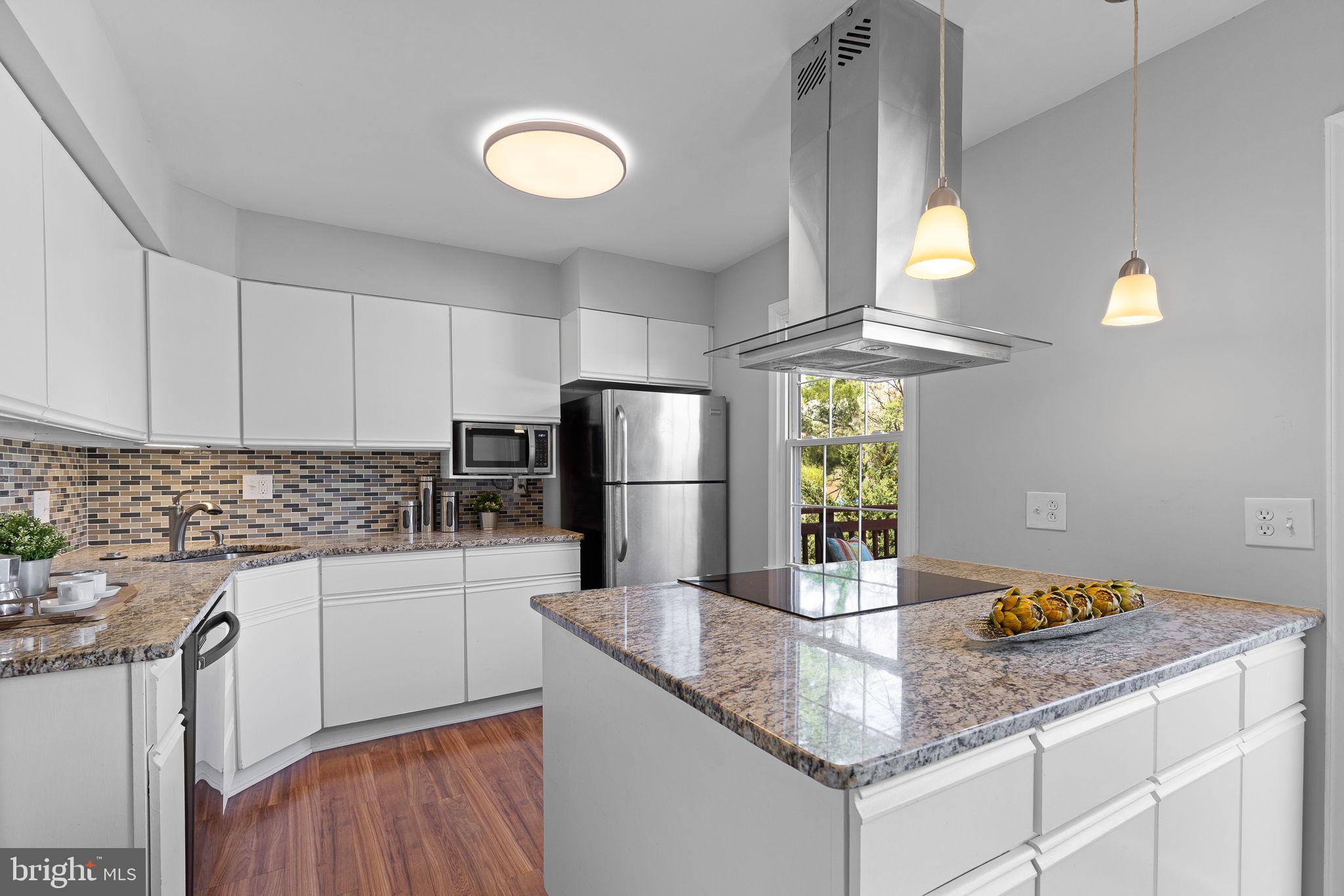 9676 Thackery Square Fairfax, VA 22032 - Photo 12 of 35