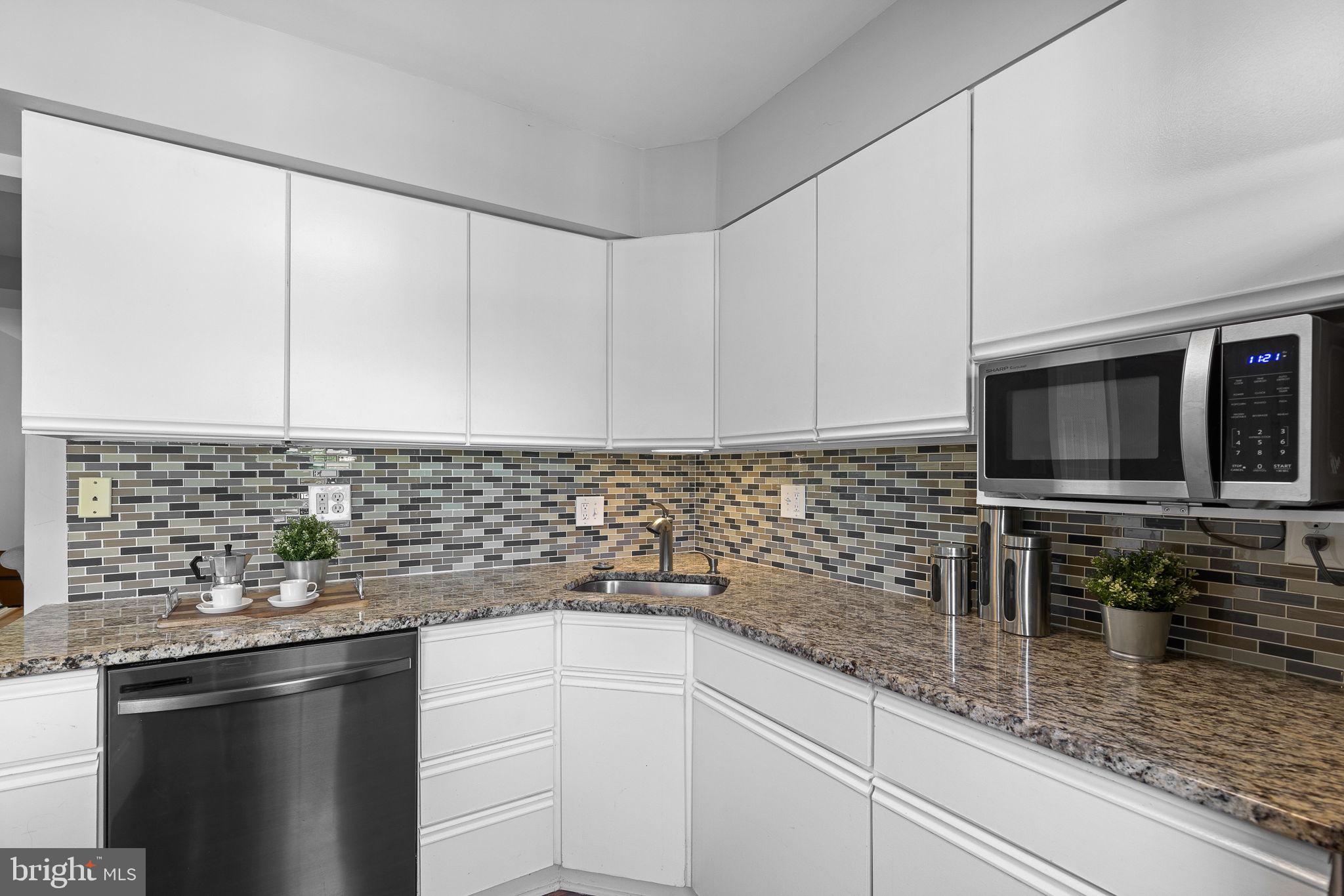 9676 Thackery Square Fairfax, VA 22032 - Photo 13 of 35