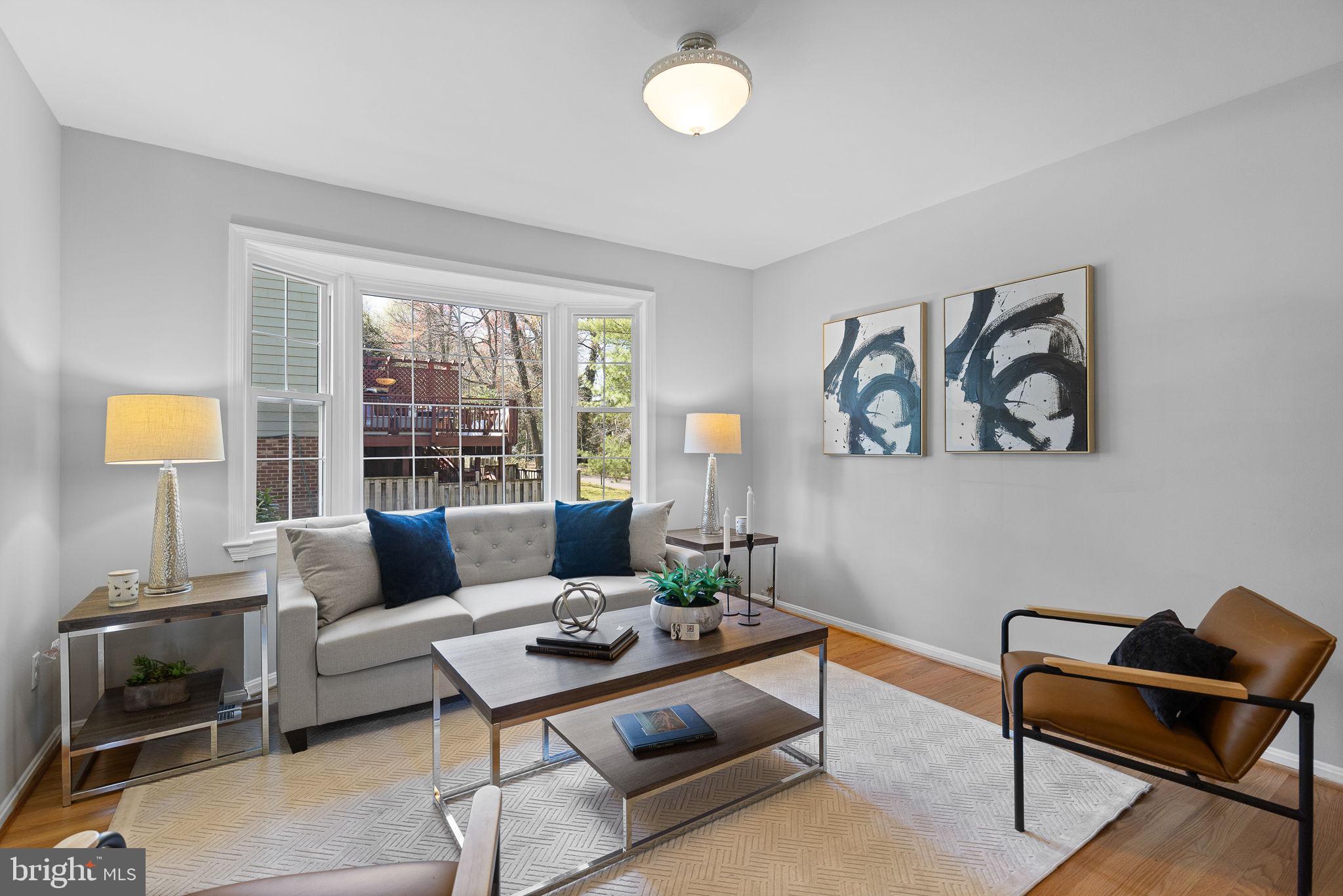 9676 Thackery Square Fairfax, VA 22032 - Photo 3 of 35