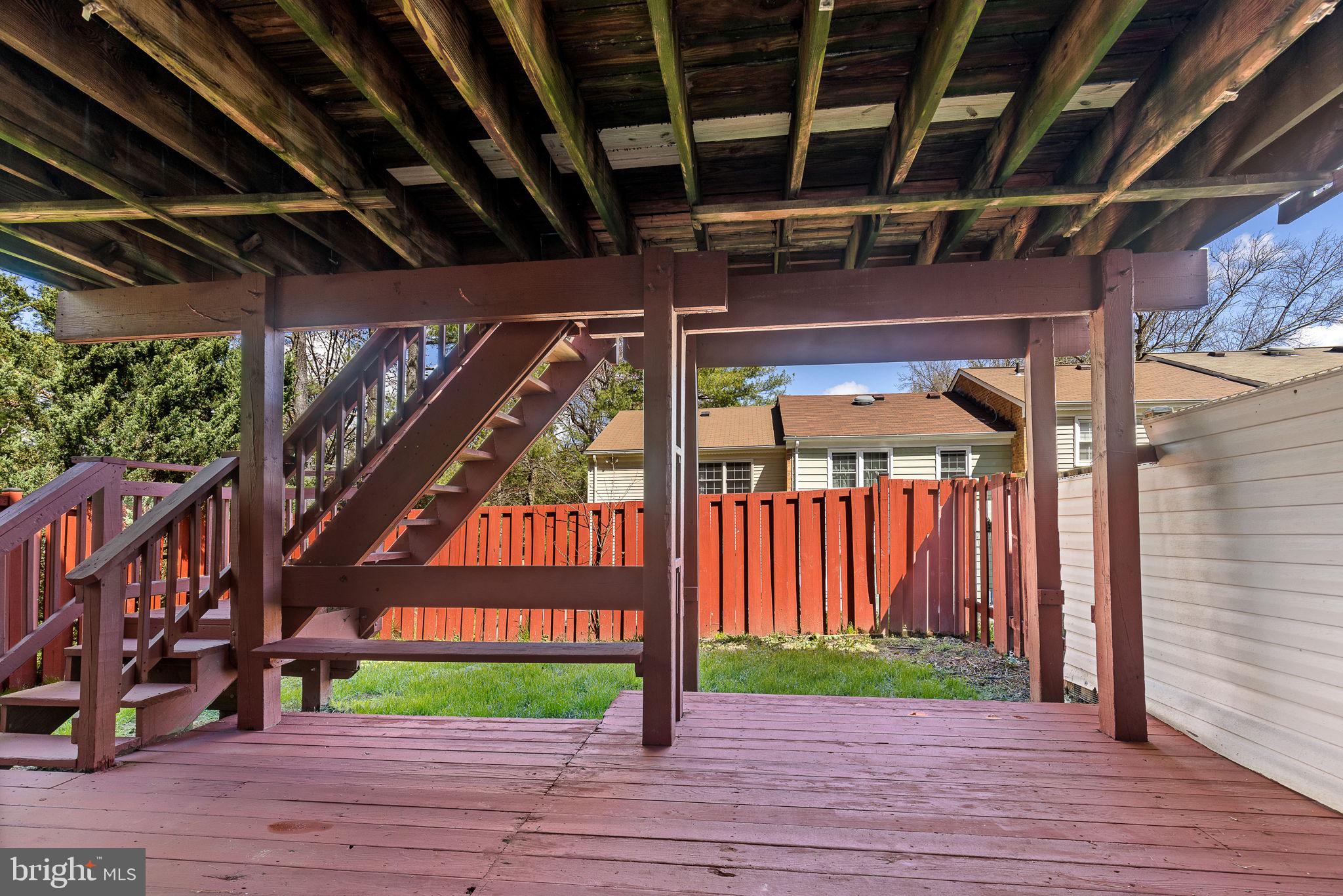 9676 Thackery Square Fairfax, VA 22032 - Photo 32 of 35 Fully fenced!