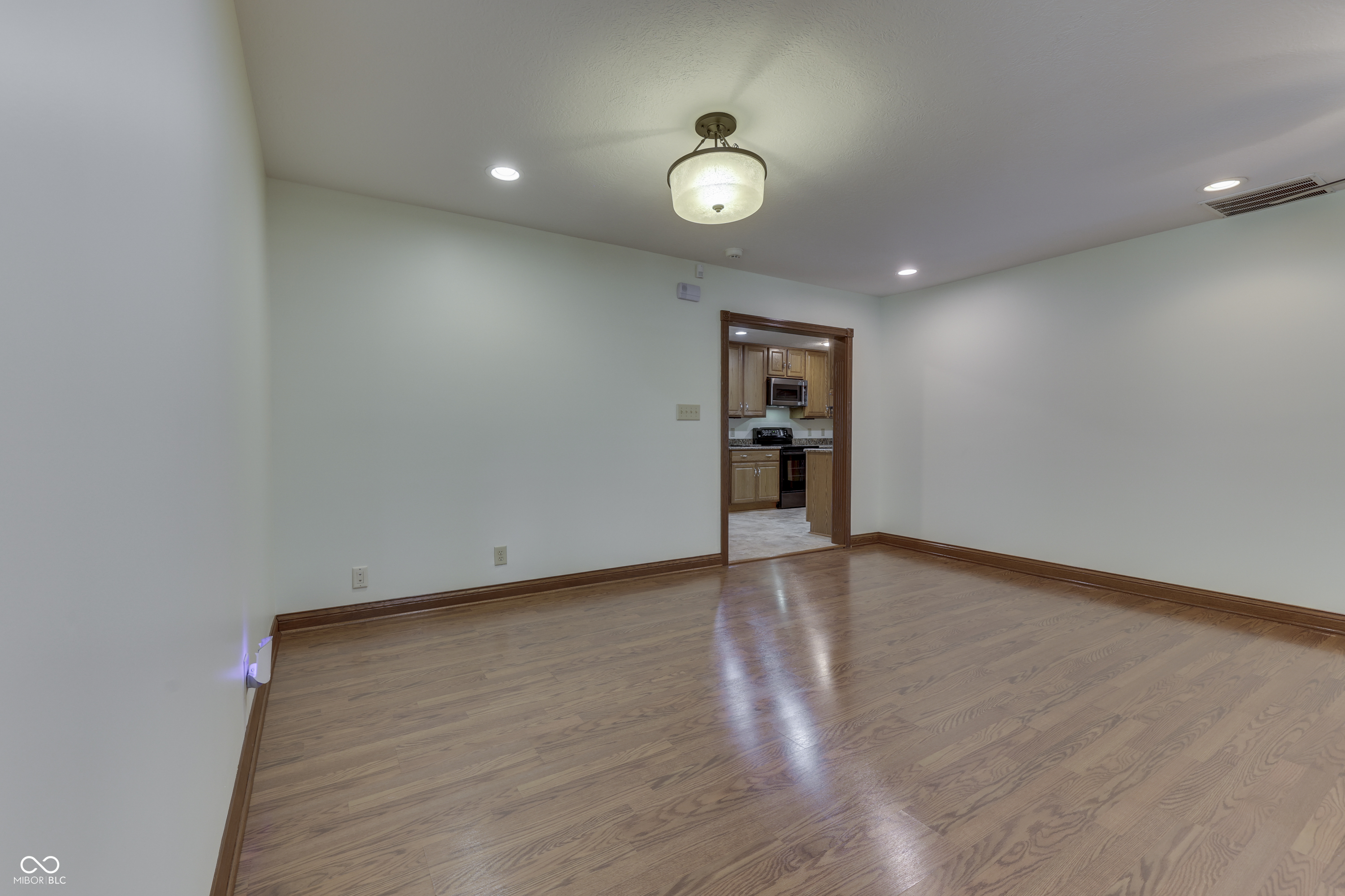 438 Griffin Road Indianapolis, IN 46227 - Photo 9 of 33