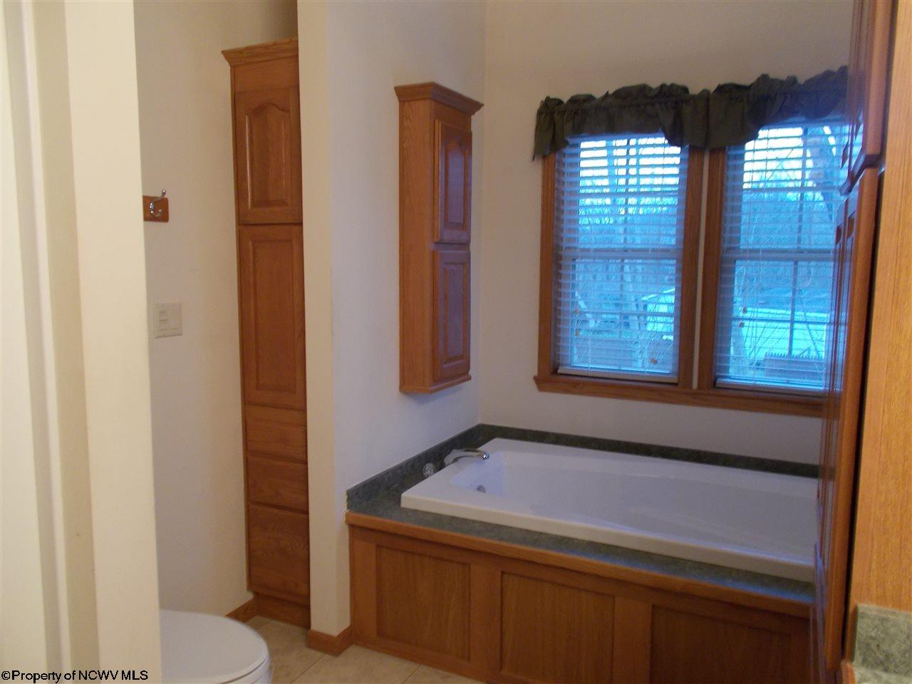 10 Sand Bank Road Fairmont, WV 26554 - Photo 9 of 20 Gallery Image 9