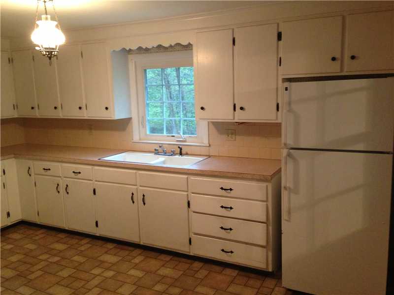 341 Chestnut Hill Road Glocester, RI 02814 - Photo 3 of 8 Kitchen.