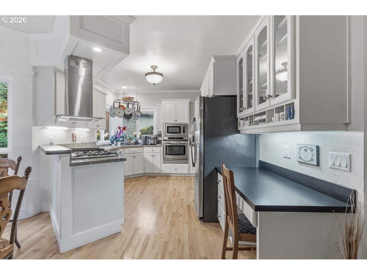 16042 Southwest Waxwing Way Beaverton, OR 97007 - Photo 7 of 37 Kitchen