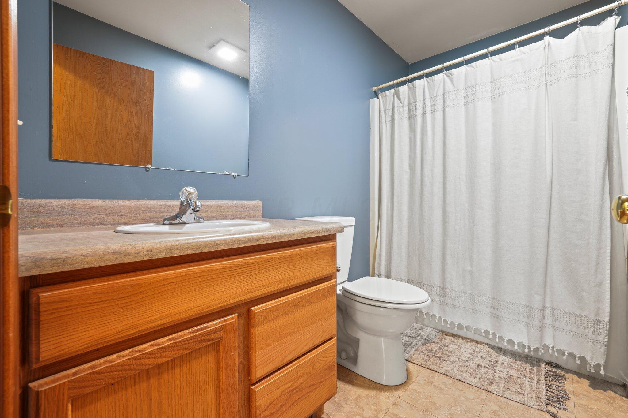 5137 Pleasant Chapel Road Southeast Newark, OH 43056 - Photo 36 of 77 Guest Bath
