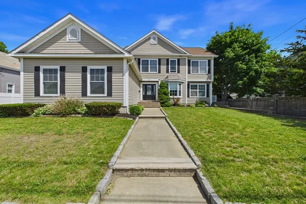 $689,900 | 277 Tarkiln Hill Road, New Bedford, MA 02745