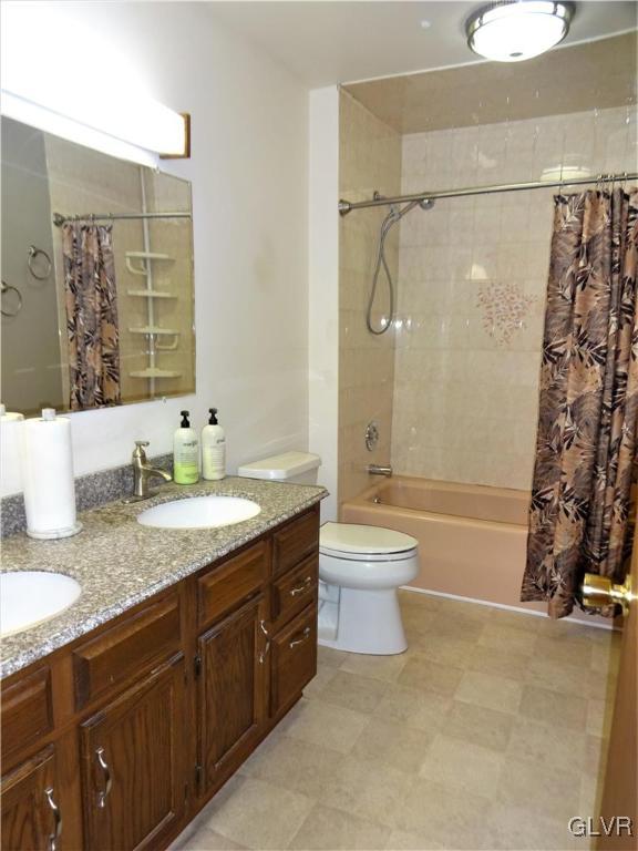 6808 Del Haven Road Bangor, PA 18013 - Photo 16 of 50 Main floor full bath w/double sinks & linen closet