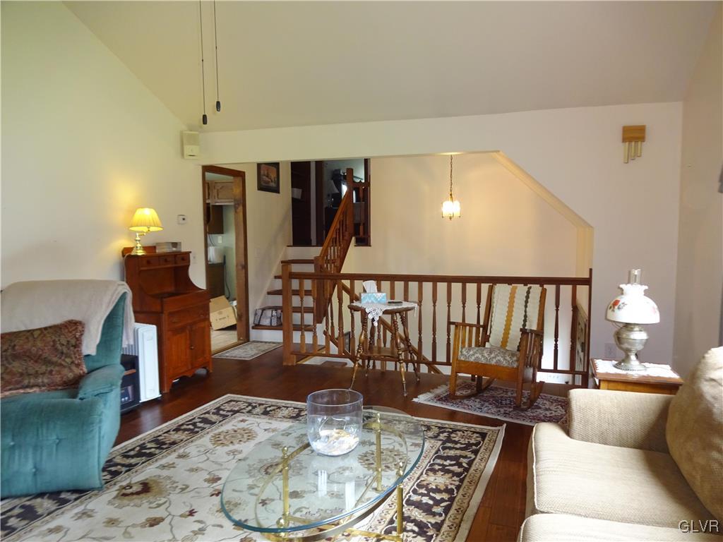 6808 Del Haven Road Bangor, PA 18013 - Photo 24 of 50 Living Room