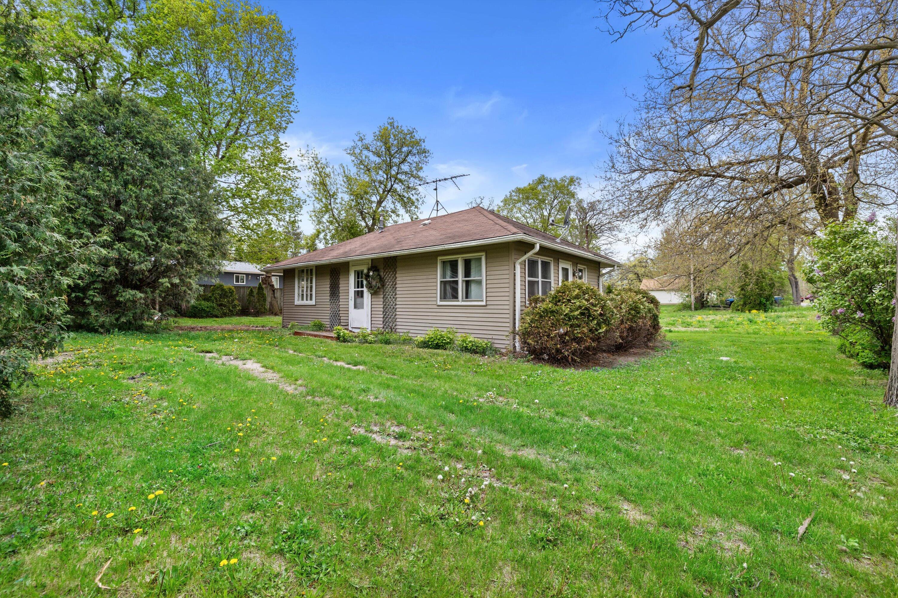 N1137 Spruce Road Bloomfield, WI 53128 - Photo 14 of 15 Front