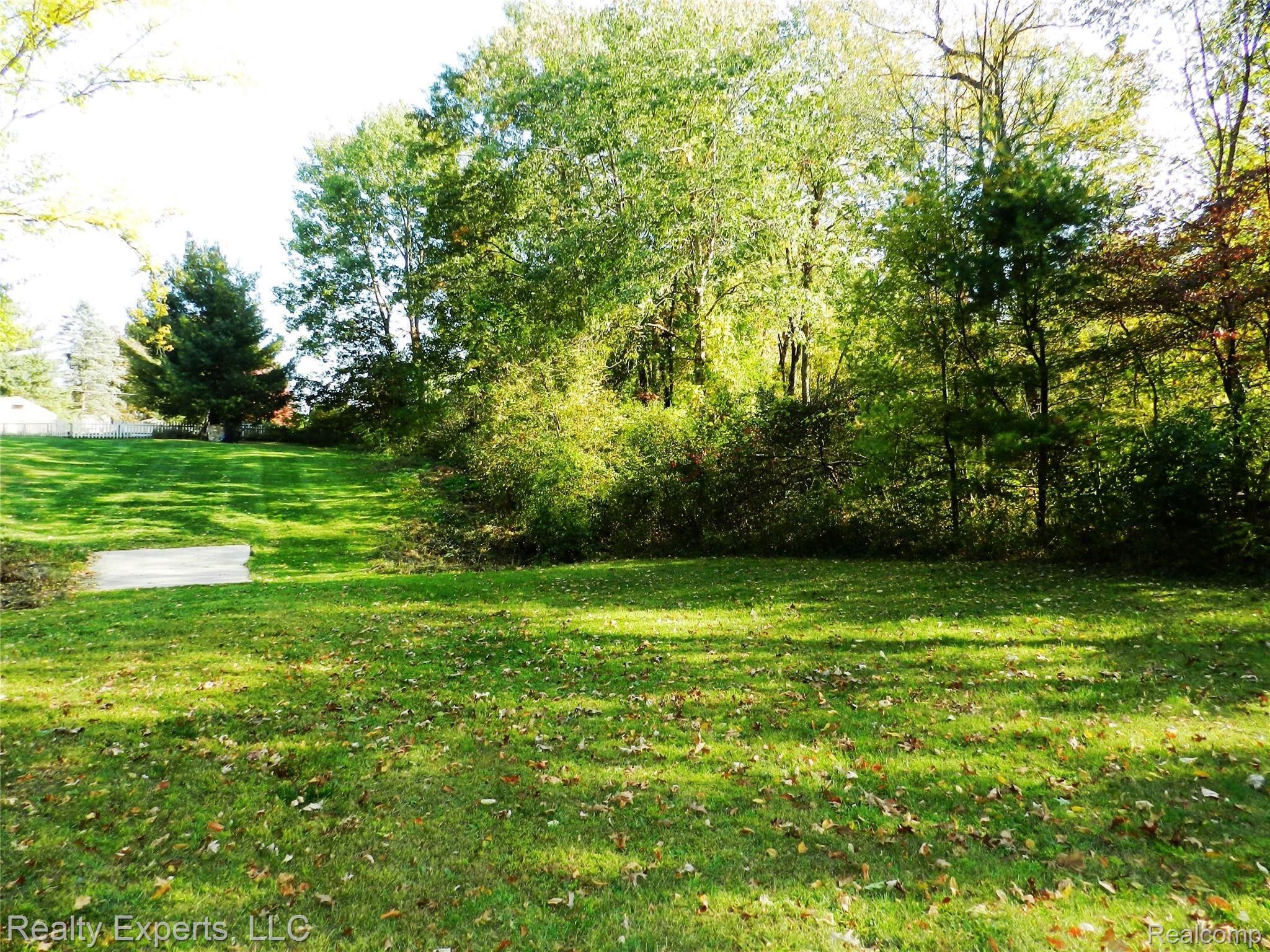 3020 East Maple Road Milford, MI 48381 - Photo 61 of 72 56.JPG