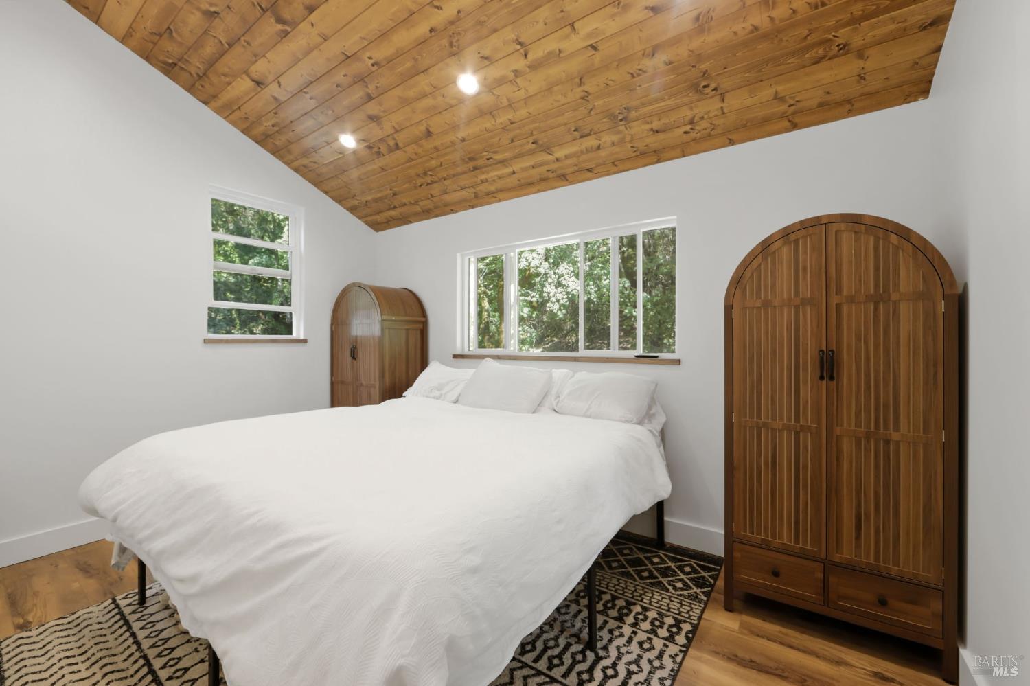 3184 Calistoga Road Santa Rosa, CA 95404 - Photo 27 of 63 Upstairs guest bedroom