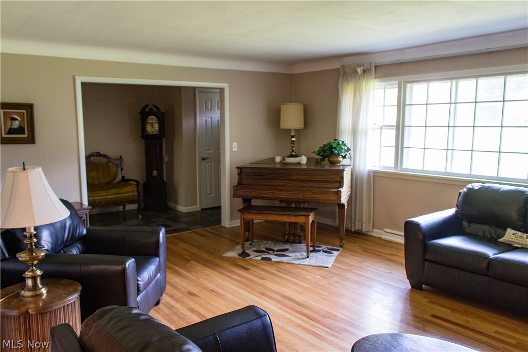 4240 West Bath Road Akron, OH 44333 - Photo 3 of 18