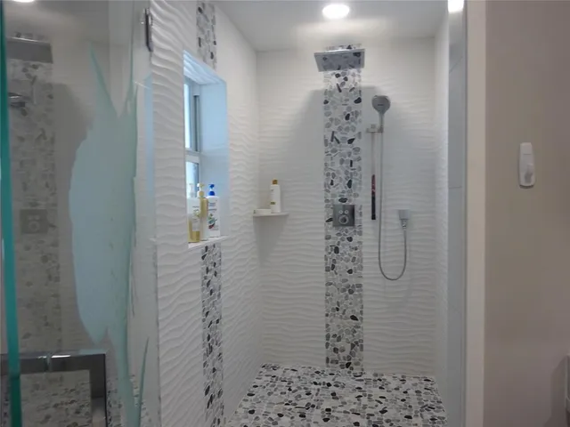 $3,500 | 8 Briny Avenue, Unit 105, Pompano Beach, FL 33062