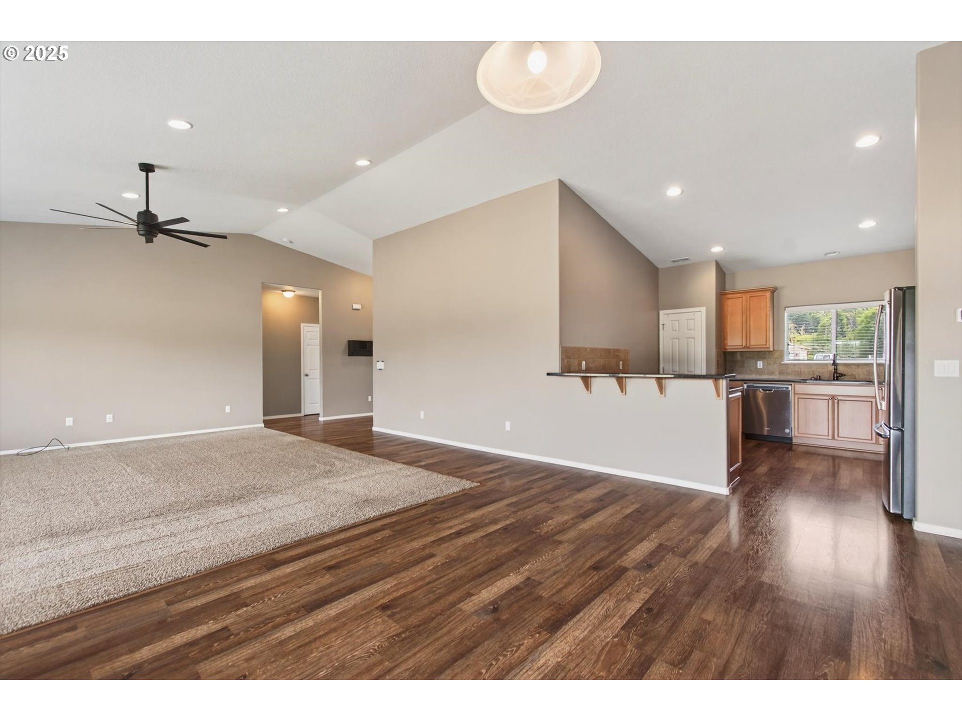 55 Monroe Drive Cathlamet, WA 98612 - Photo 17 of 48 Bedroom, Owner's Suite