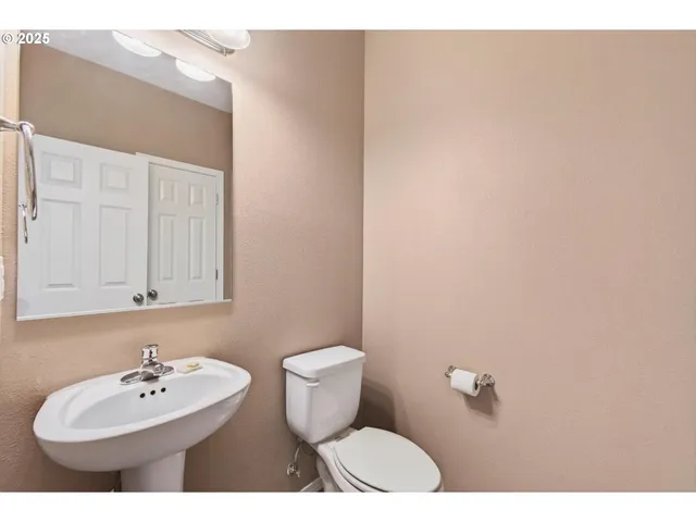 $745,000 | 55 Monroe Drive, Cathlamet, WA 98612